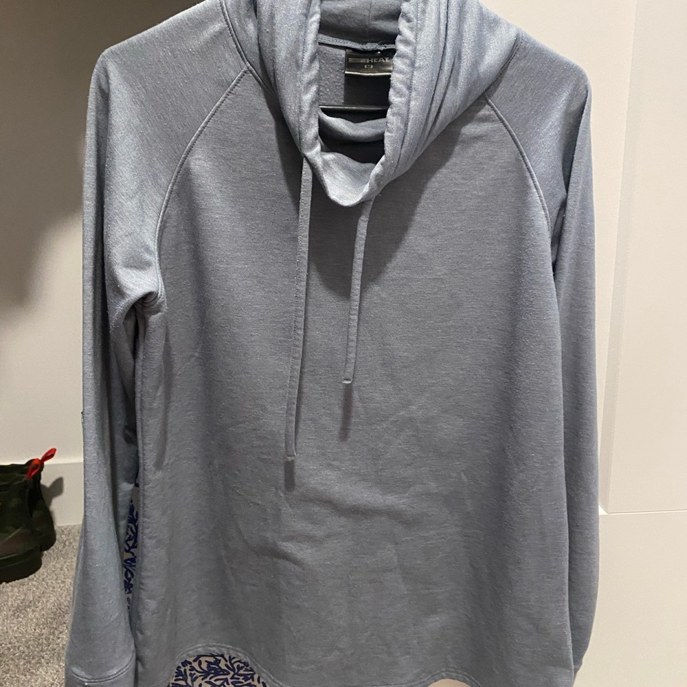 32 degree HEAT scoop neck active sweater. Size large